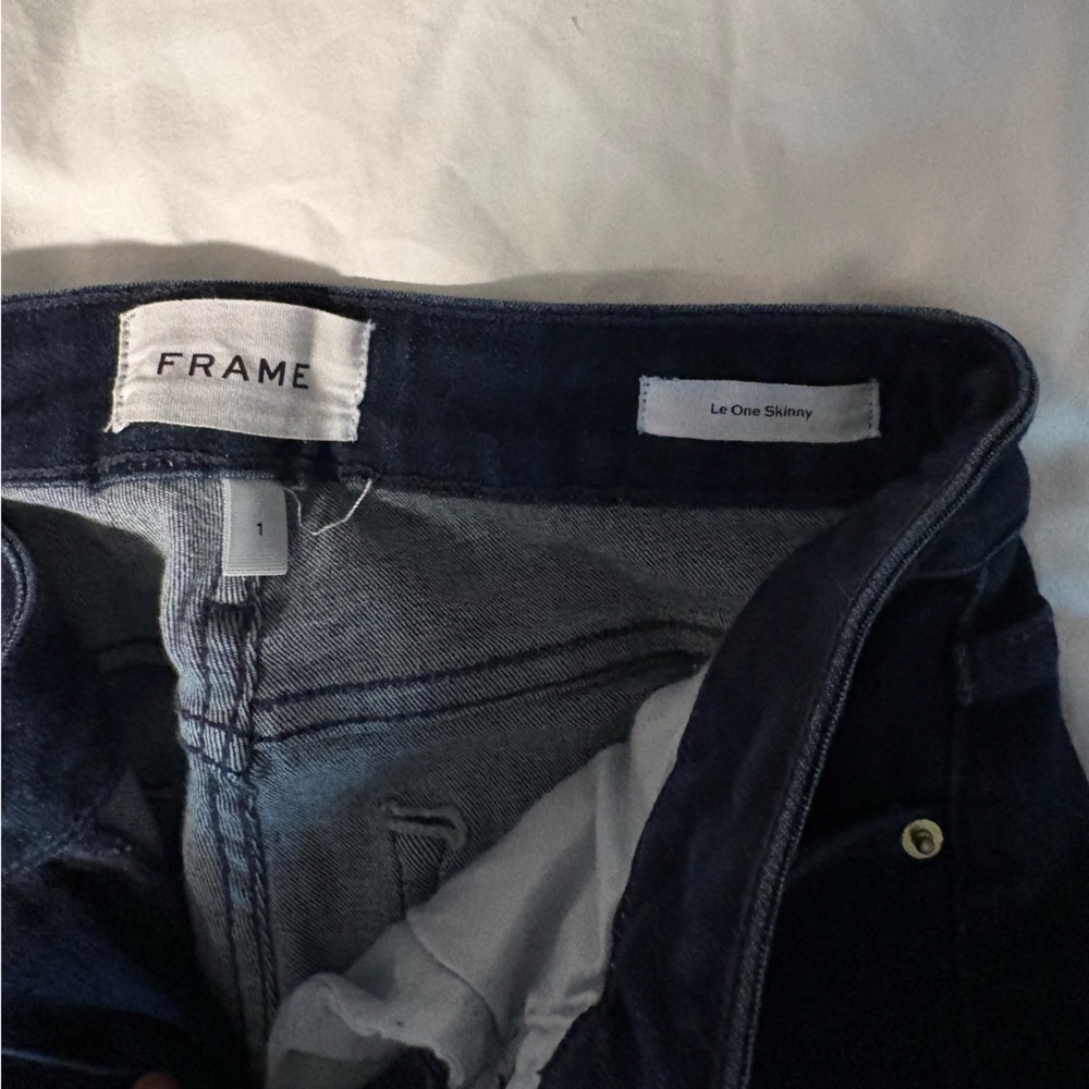 Frame Denim Women’s Skinny Jeans in Dark Indigo